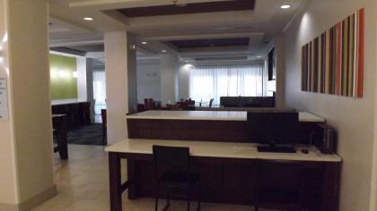 Holiday Inn Express & Suites Dyersburg an IHG Hotel - image 2
