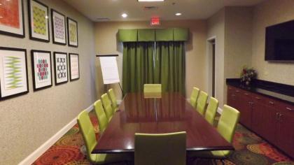 Holiday Inn Express & Suites Dyersburg an IHG Hotel - image 9