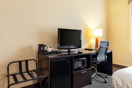 Sleep Inn & Suites Dyersburg I-155 - image 8