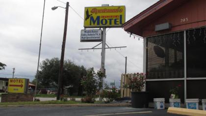 Sportsman's Motel Eagle Lake Texas
