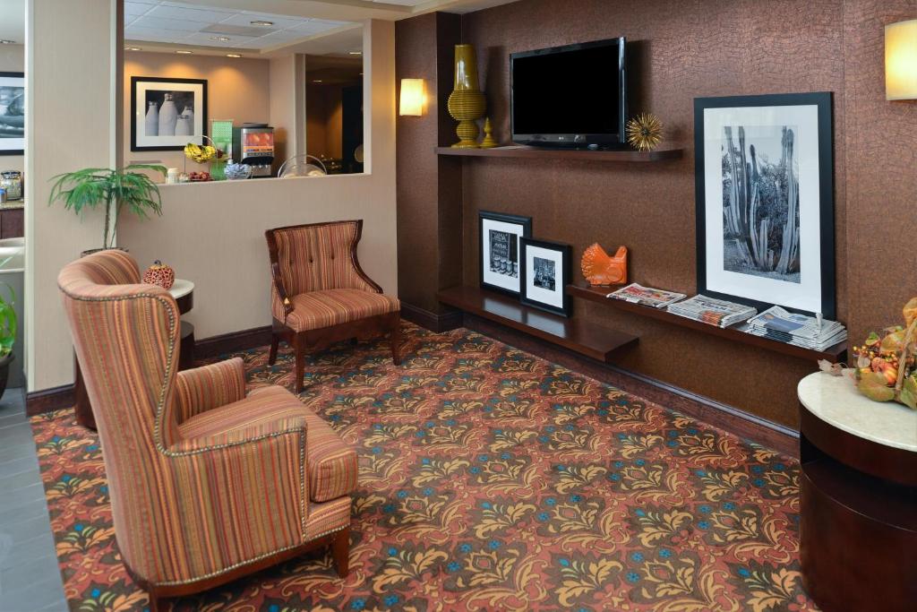 Hampton Inn Eagle Pass - image 5