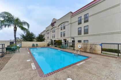 Hampton Inn Eagle Pass - image 9