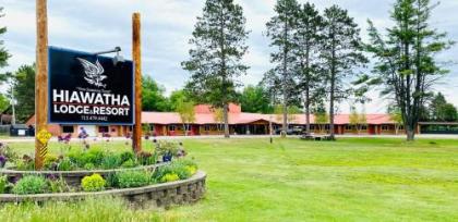 Hiawatha Lodge Inn Wisconsin