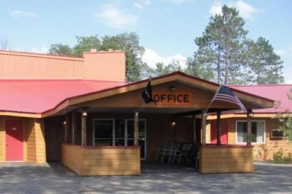 Hiawatha Lodge Inn - image 4