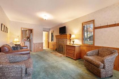 Chanticleer Inn: Villa 7 - image 5