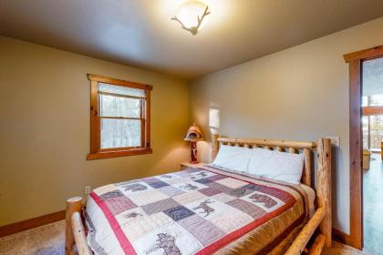 Pinewood Lodge - image 13