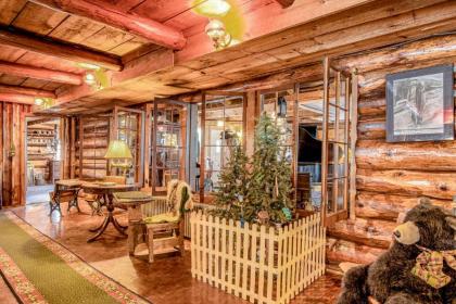 Inn at Pinewood - image 11