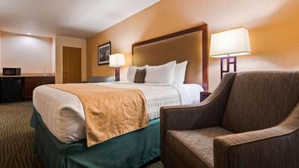 Best Western Plus Eagle Lodge & Suites - image 10
