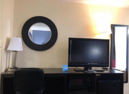 Days Inn by Wyndham Easley West Of Greenville/Clemson Area - image 2