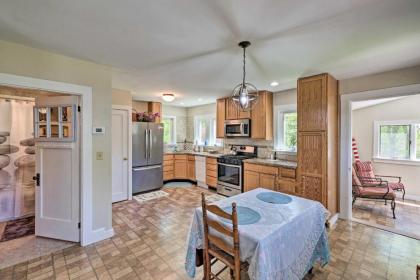 Charming East Boothbay Cottage with Large Yard! - image 12
