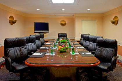 LaGuardia Plaza Hotel - image 7