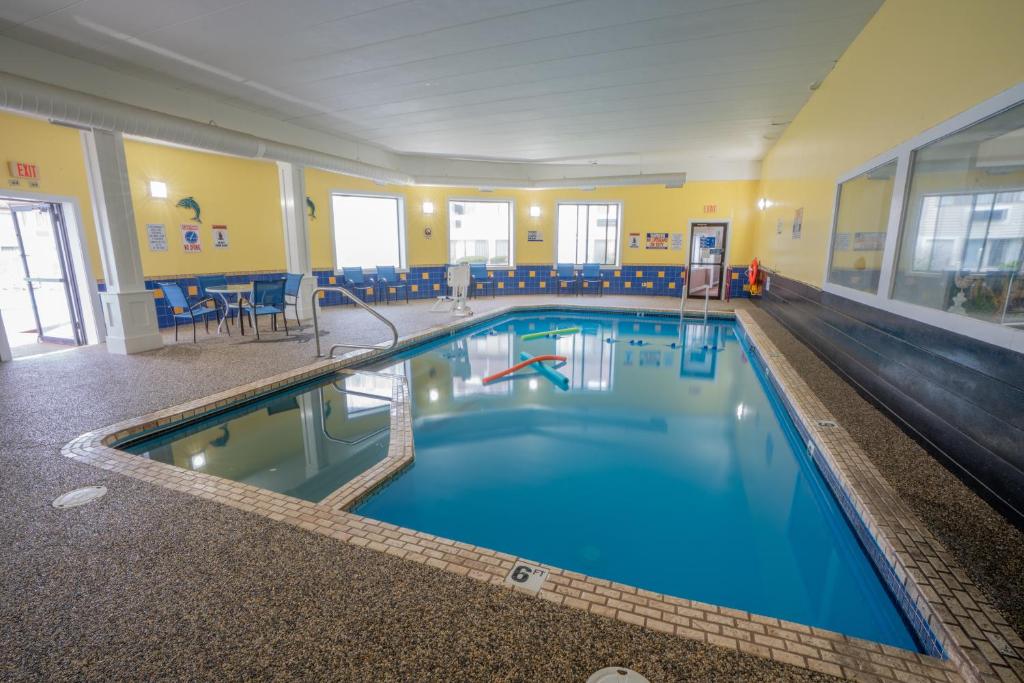 The Admiralty Inn & Suites - main image