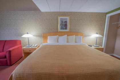 The Admiralty Inn & Suites - image 21
