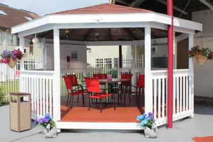 The Admiralty Inn & Suites - image 3