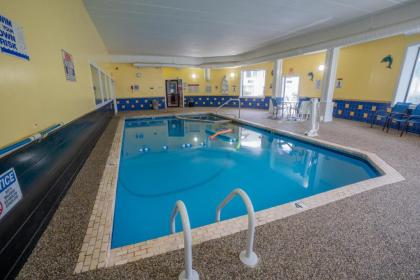 The Admiralty Inn & Suites - image 9