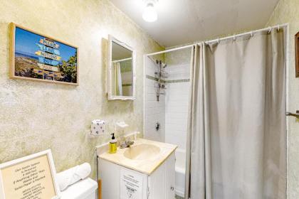 Narragansett Cottage - image 14