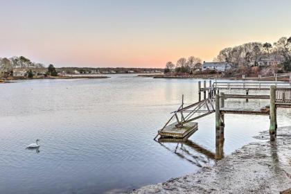 Spacious East Falmouth House   Walk to Great Pond