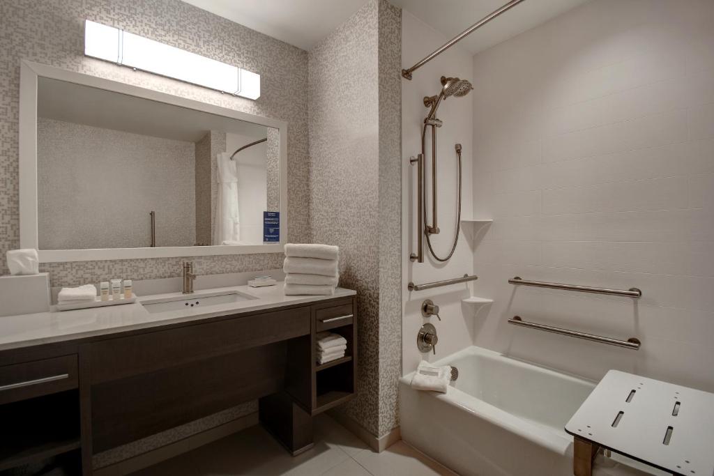 Home2 Suites East Hanover NJ - image 5