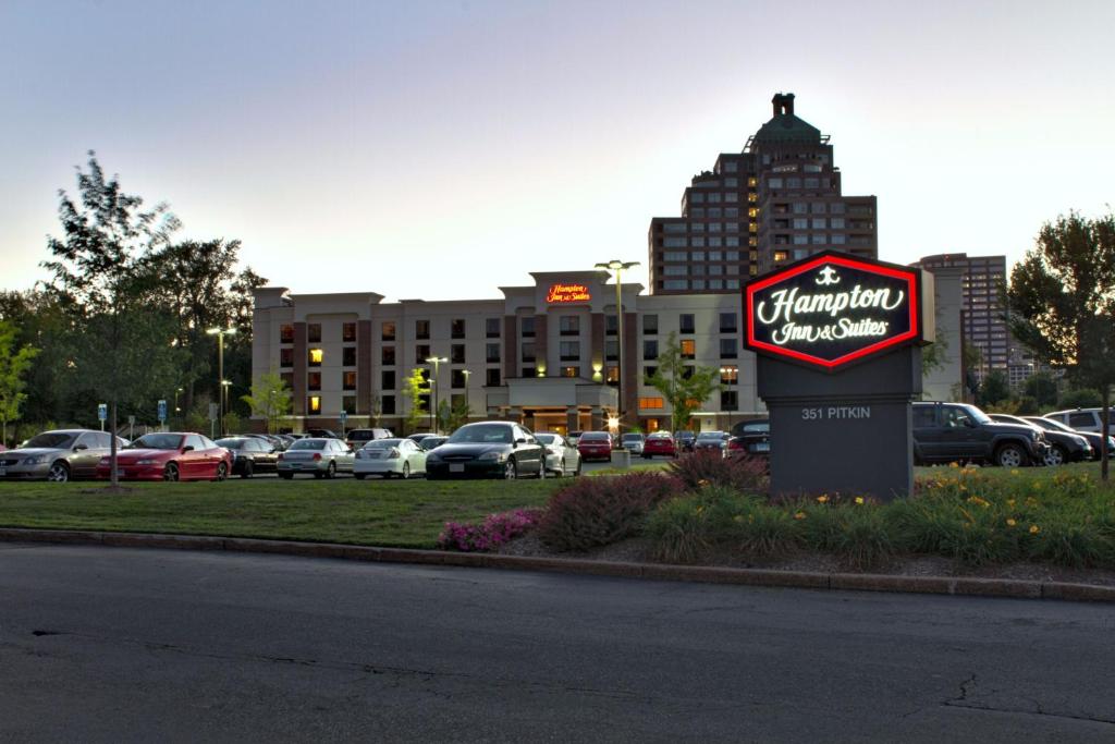 Hampton Inn & Suites East Hartford - main image
