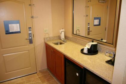 Hampton Inn & Suites East Hartford - image 10