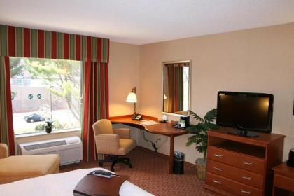 Hampton Inn & Suites East Hartford - image 13