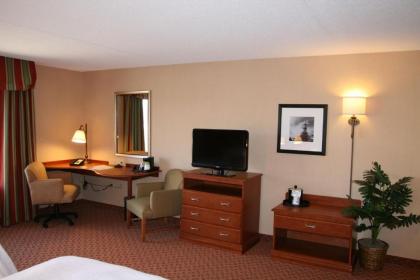Hampton Inn & Suites East Hartford - image 9