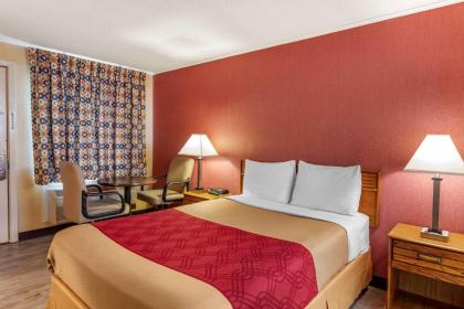 Econo Lodge East Hartford - Hartford - image 10