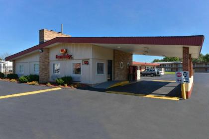 Econo Lodge East Hartford - Hartford - image 3