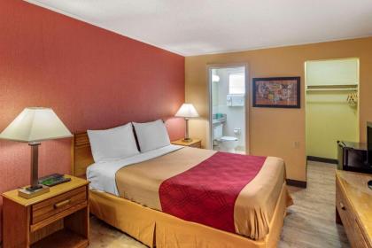 Econo Lodge East Hartford - Hartford - image 6