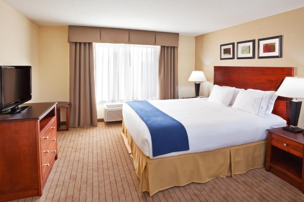 Holiday Inn Express Hotel & Suites East Lansing an IHG Hotel - image 5
