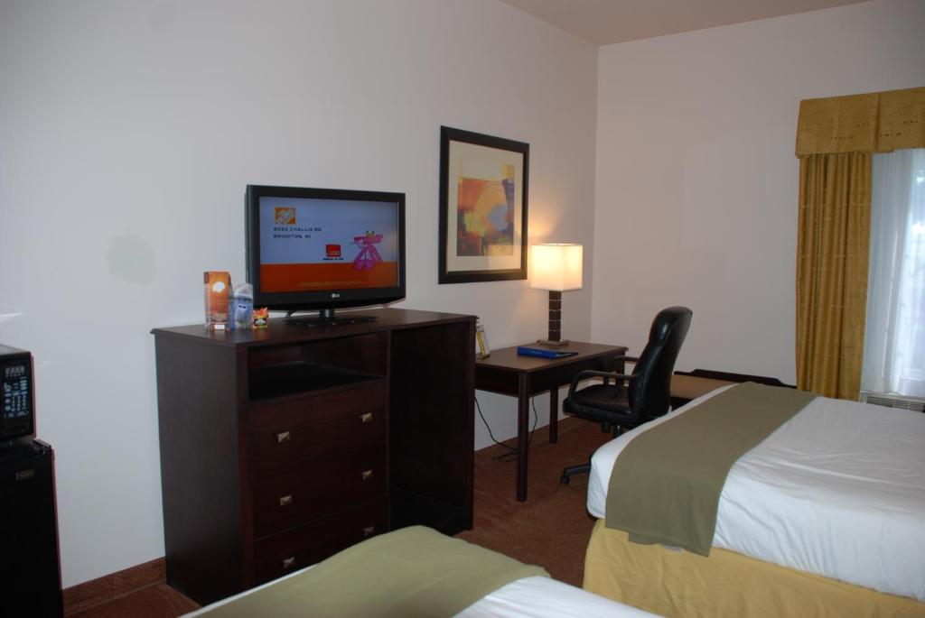 Holiday Inn Express Hotel & Suites East Lansing an IHG Hotel - image 6