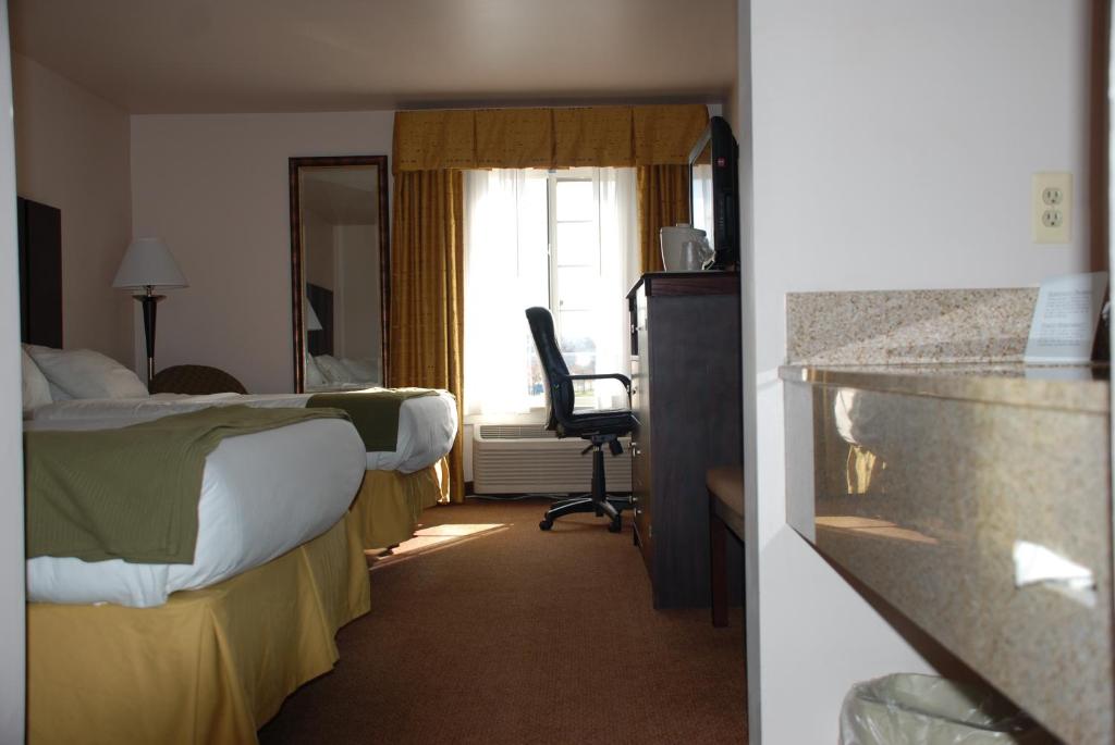 Holiday Inn Express Hotel & Suites East Lansing an IHG Hotel - image 7