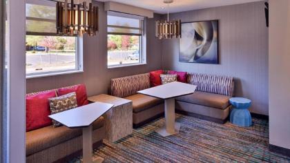 Residence Inn by Marriott East Lansing - image 13