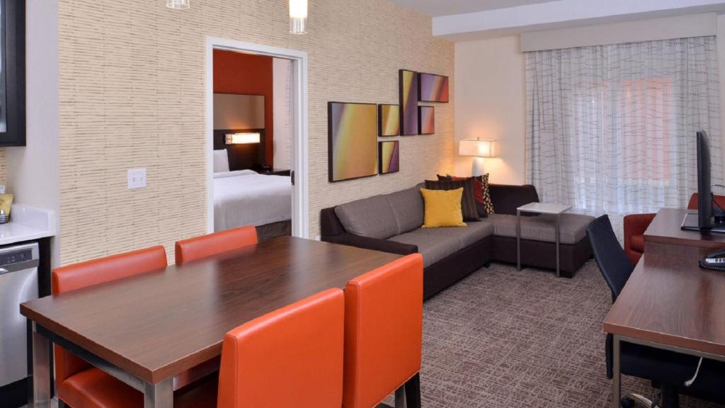 Residence Inn by Marriott East Lansing - image 5