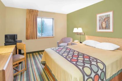 Super 8 by Wyndham East Moline - image 6