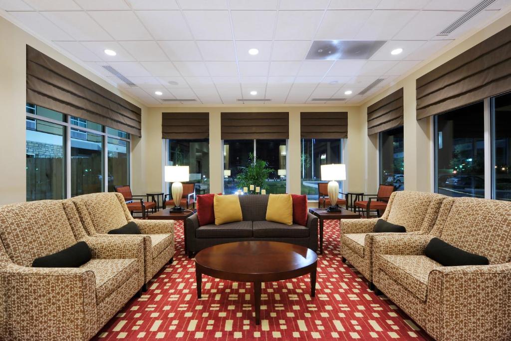 Hilton Garden Inn Atlanta Airport North - image 2