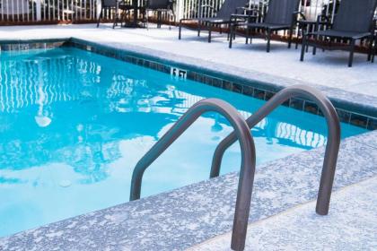 Fairfield Inn & Suites Atlanta Airport North - image 10