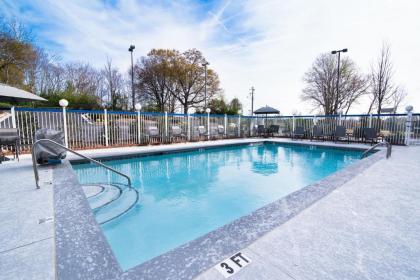 Fairfield Inn & Suites Atlanta Airport North - image 14