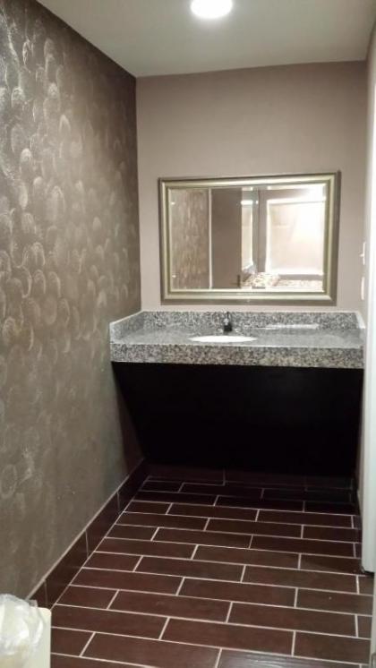 Royal Relax Inn - image 6