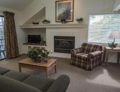 Vacation Resort Villas in the Beautiful Pocono Mountains - image 10