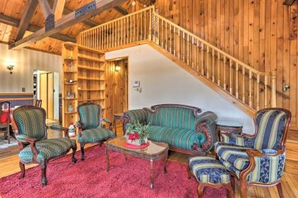Pocono Mountains Getaway by River and Ski Area! - image 3