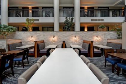 Embassy Suites Syracuse - image 4