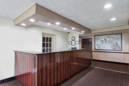 Executive East Syracuse Hotel - image 10