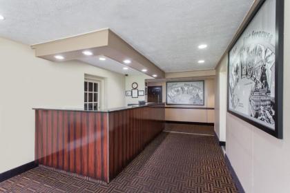 Executive East Syracuse Hotel - image 11