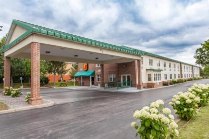 Executive East Syracuse Hotel - image 13