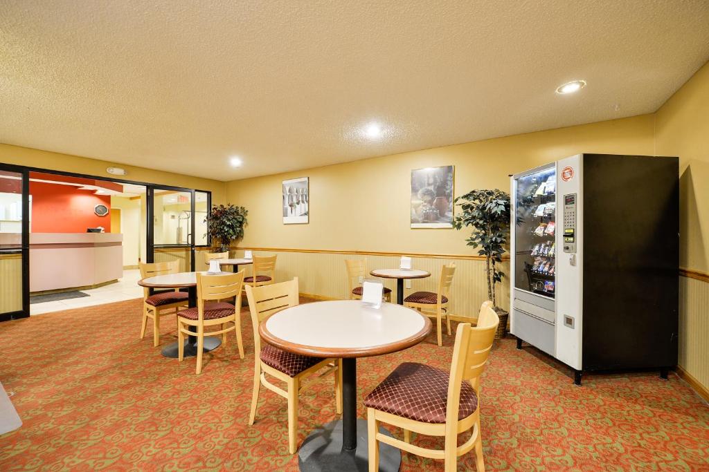 Americas Best Value Inn - East Syracuse - main image