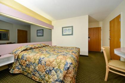 Americas Best Value Inn - East Syracuse - image 4