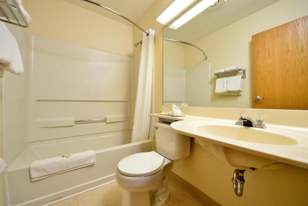 Americas Best Value Inn - East Syracuse - image 5