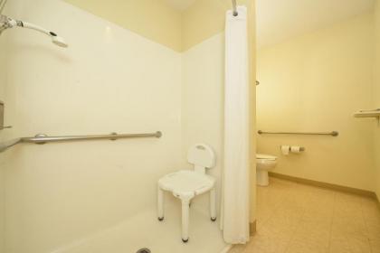 Americas Best Value Inn - East Syracuse - image 9
