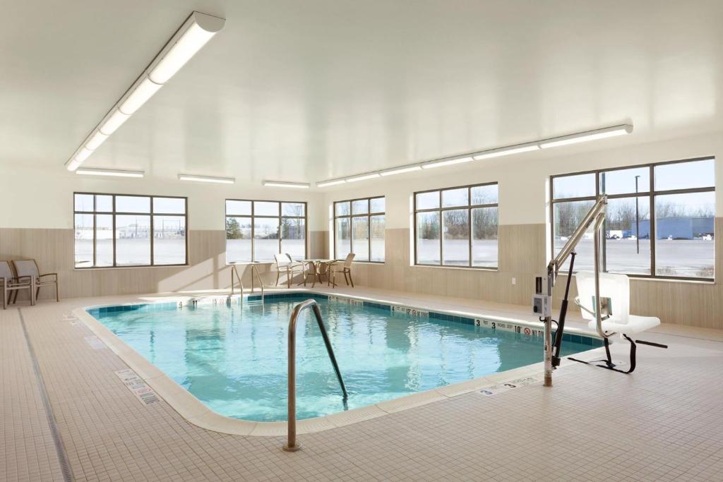 Homewood Suites by Hilton Syracuse - Carrier Circle - image 2